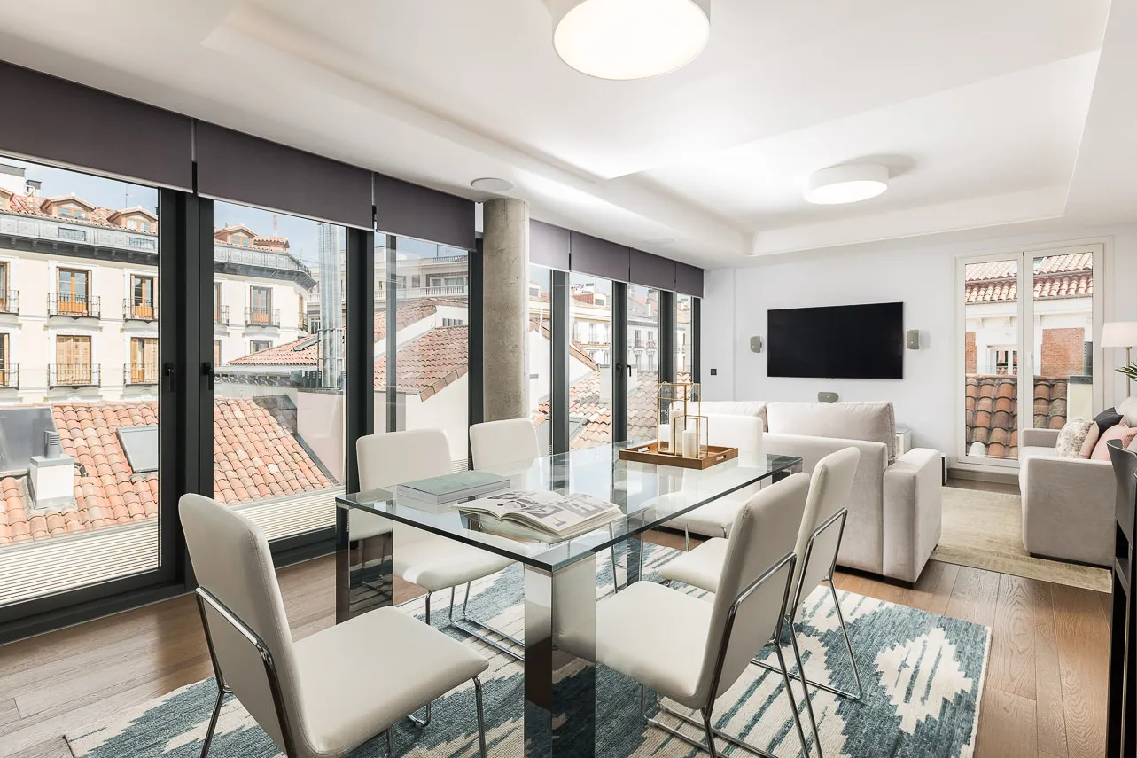 Spacious Madrid Flat With Bright Home Office And Modern Design For Remote Work #5