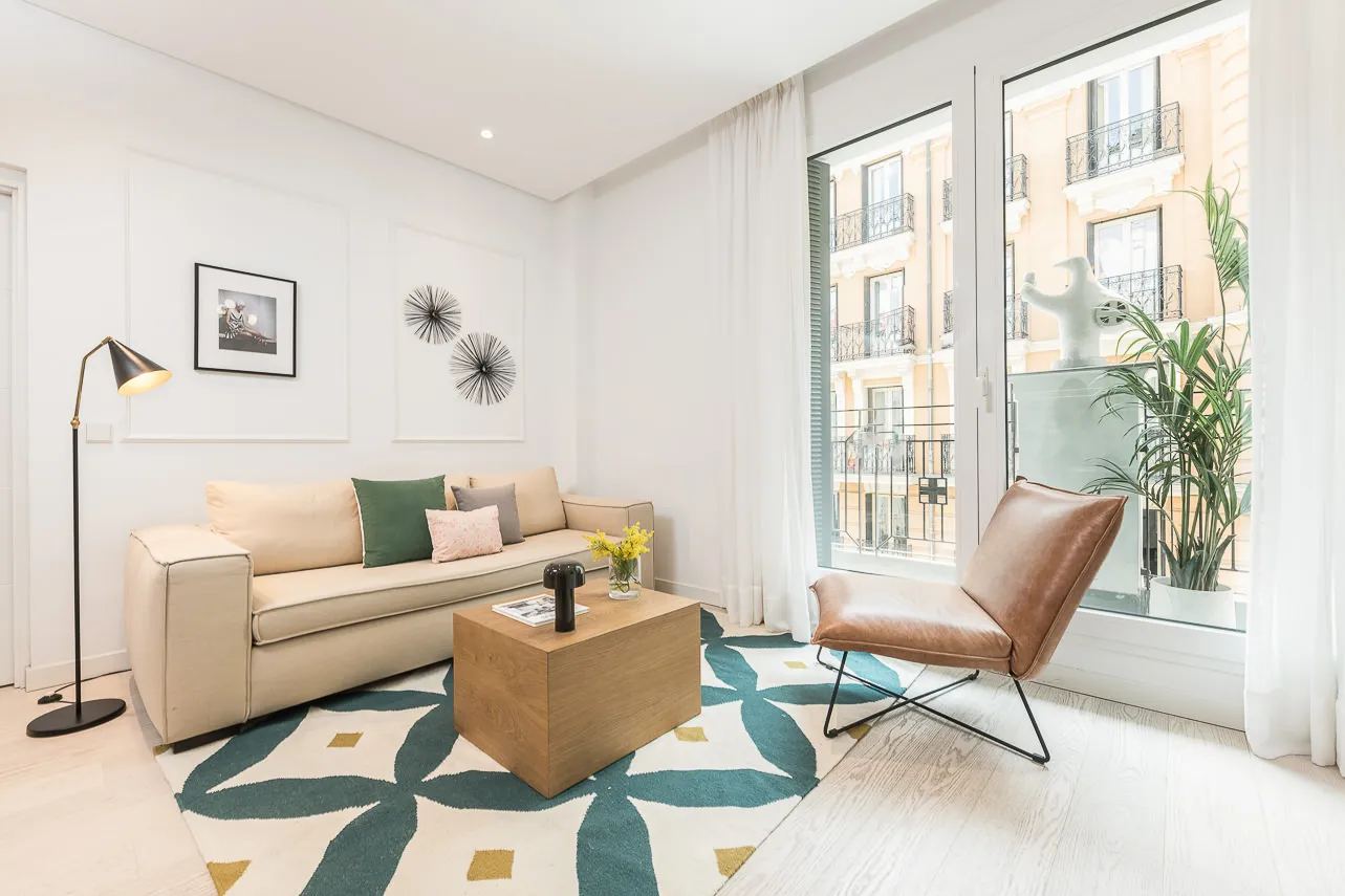 Elegant 45m2 Madrid Flat With Dedicated Home Office For Remote Work Success #3