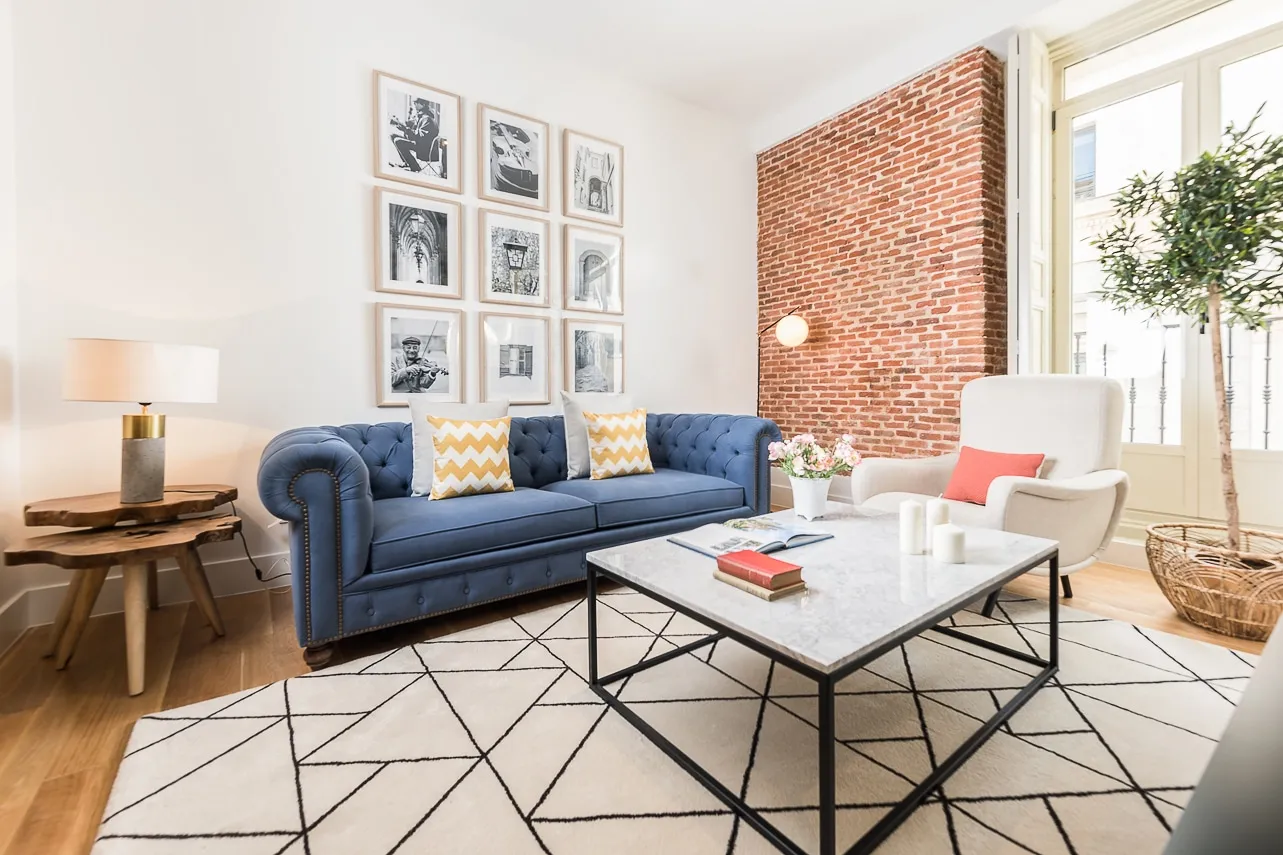 Chic 60m2 Madrid Flat With Spacious Home Office For Remote Work Flexibility #3