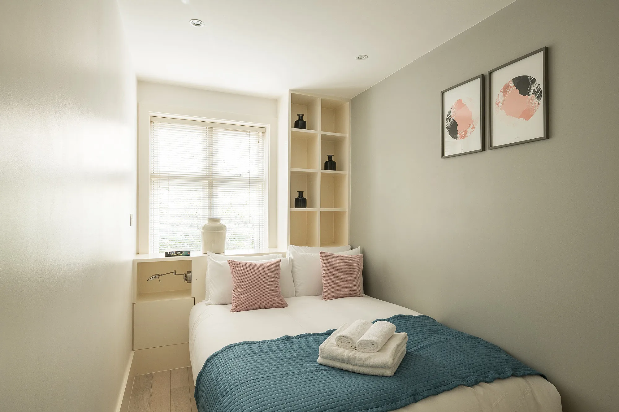Elegant Fitzrovia Flat, Cozy 2br - Dedicated Home Office & Fast Wifi For Remote Work