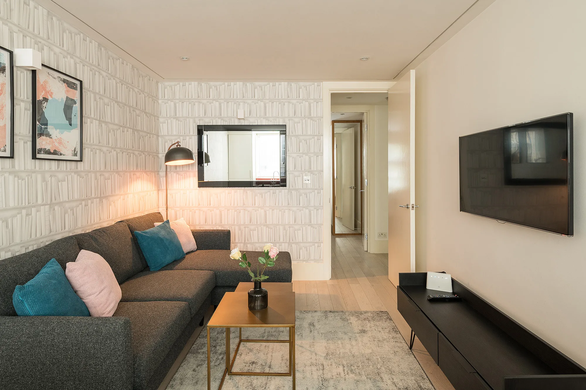 Elegant Fitzrovia Flat, Cozy 2br - Dedicated Home Office & Fast Wifi For Remote Work #3