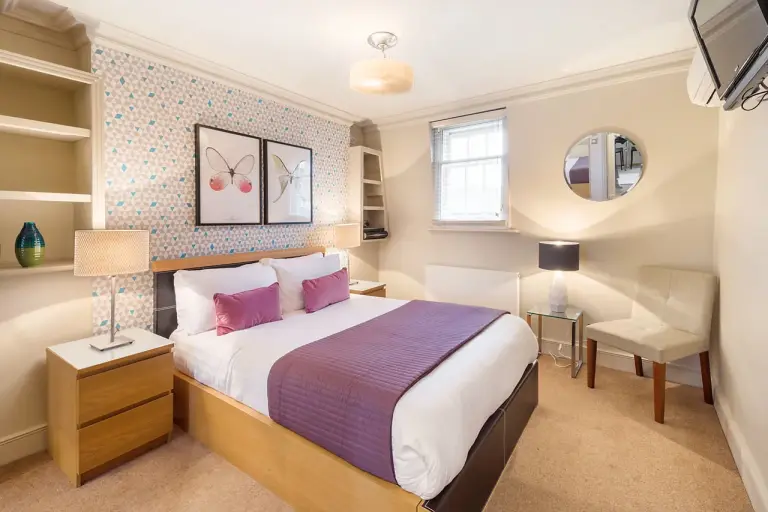 Chic London 1br Flat: Cozy Digital-nomad Setup With Plug-and-play Home Office