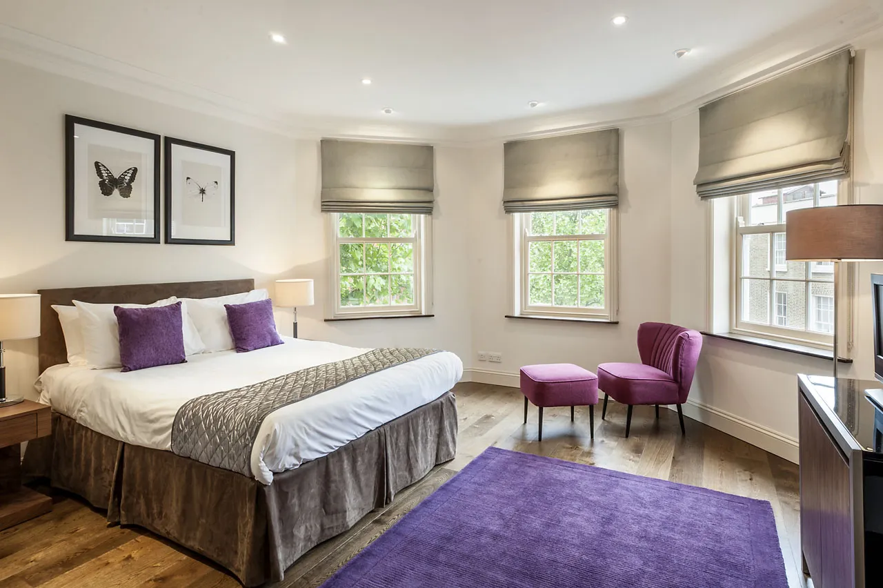 Refined Compact 1-bedroom Flat On Sloane Ave - Dedicated Home Office & Fast Wi-fi, London