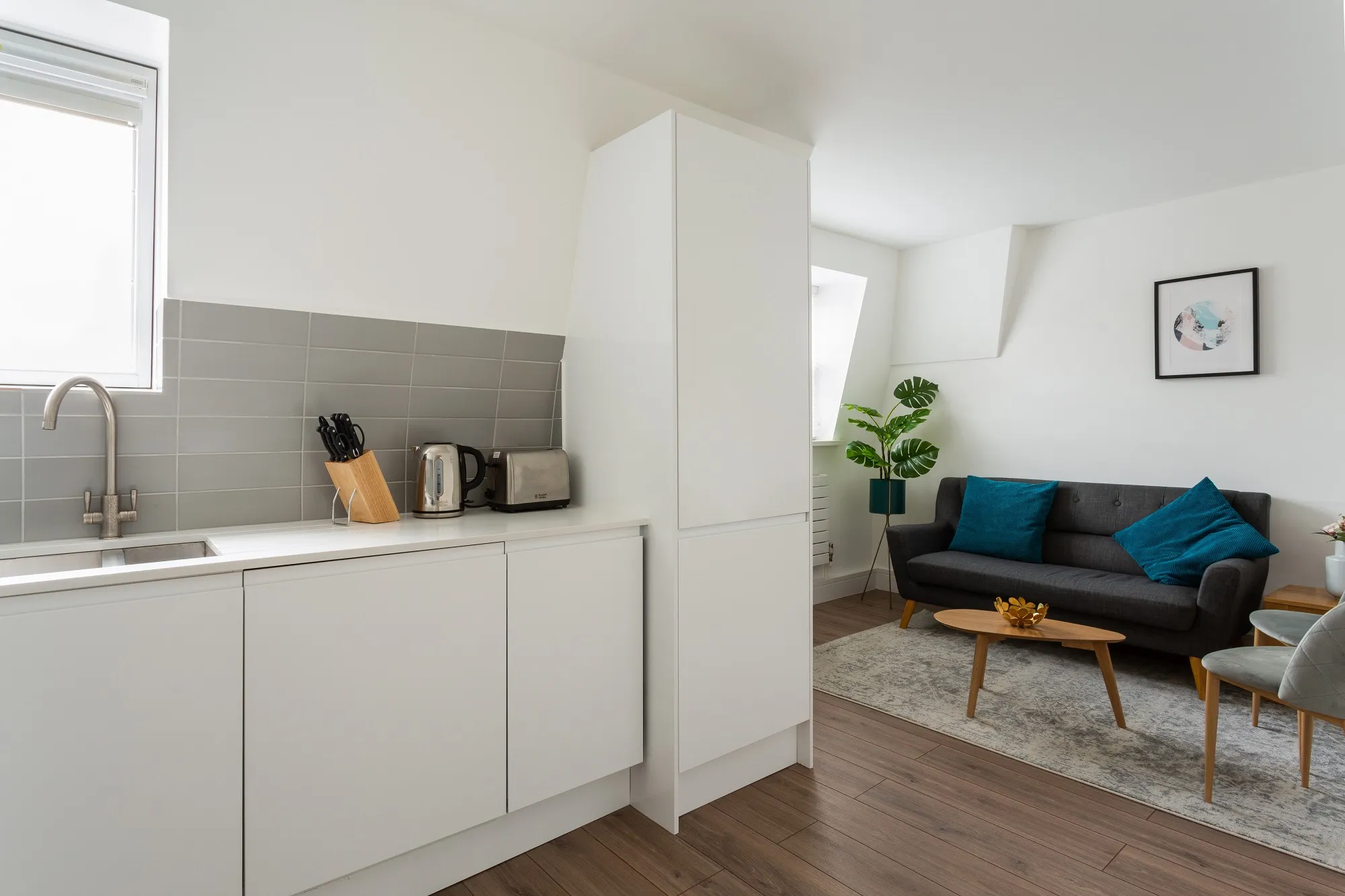 Modern London Flat, Efficient 1-br - Work-ready Layout For Digital Nomads #4