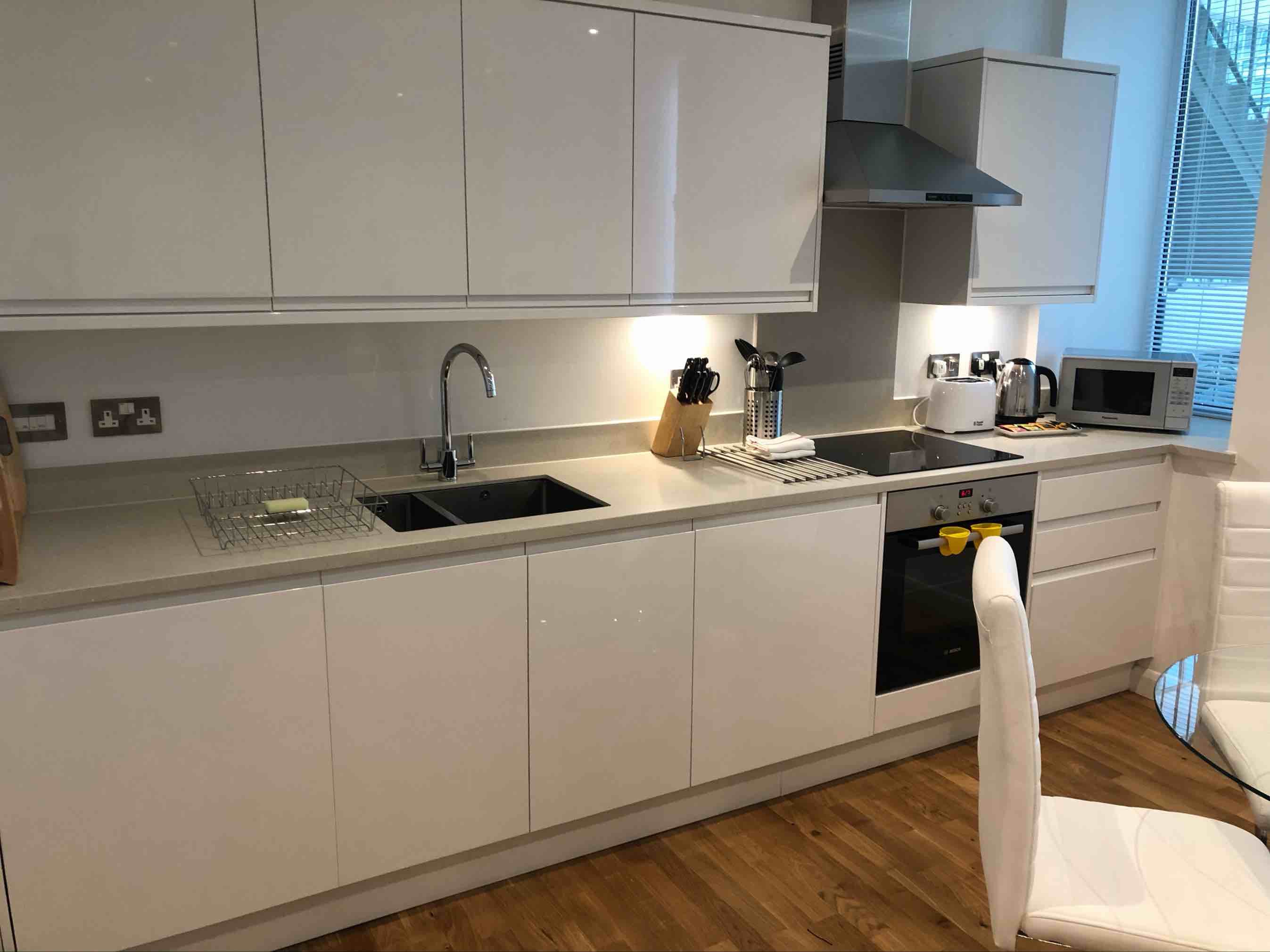 Impressive City Flat - Remote-work Ready Intimate 2br With Dedicated Home Office #2