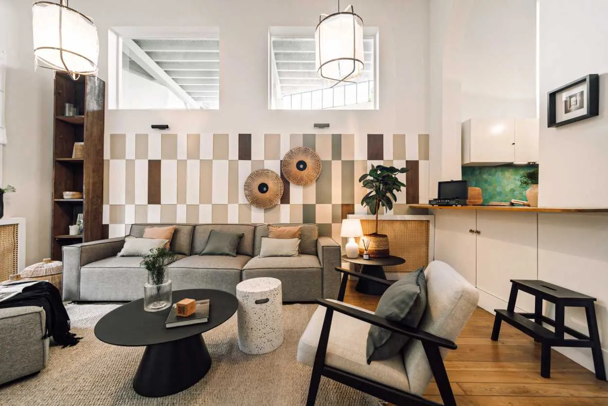 Modern Paris Flat With Pro Home Office & Outdoor Space For Remote Work Success #5