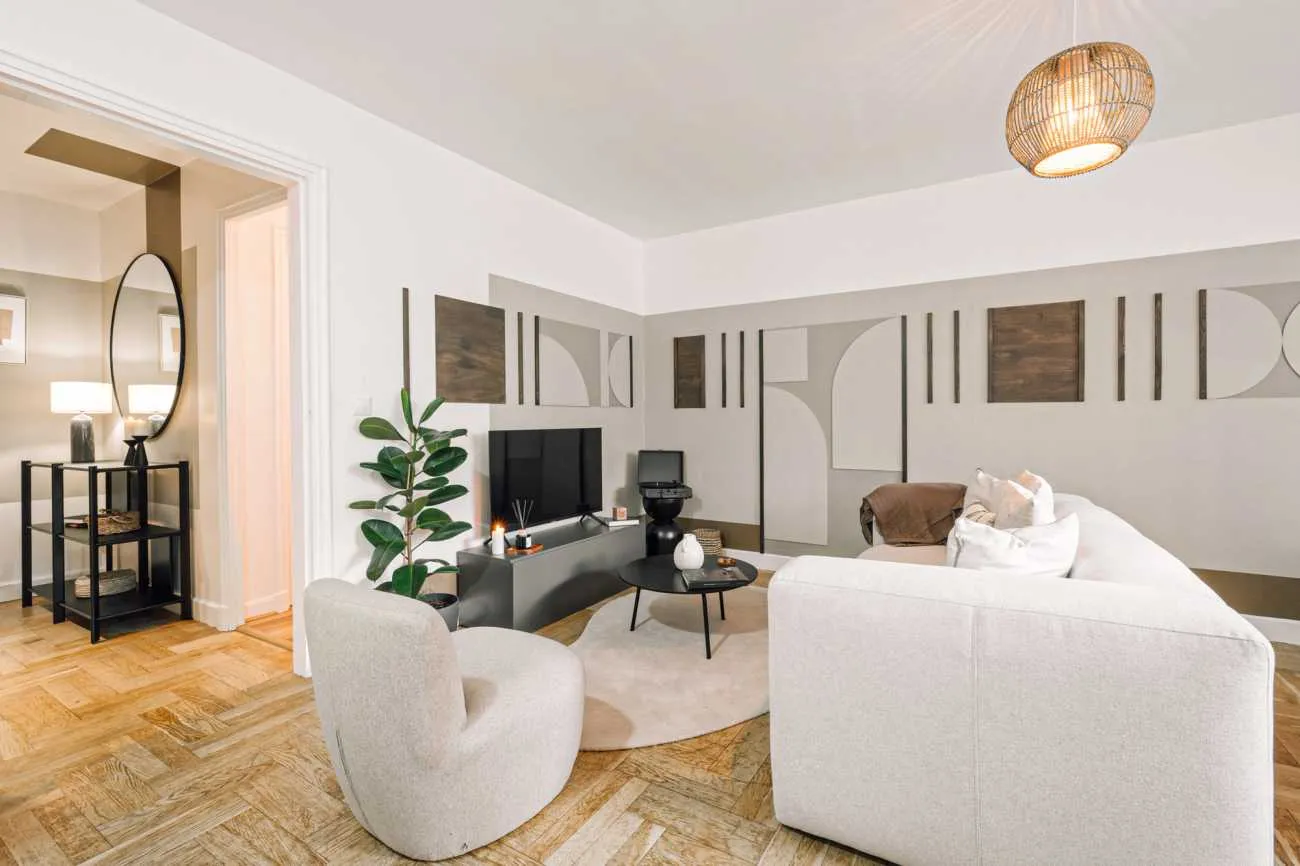 Trendy 74m2 Paris Flat With High-speed Fiber, Pro Monitors & Podcast-ready Setup #5