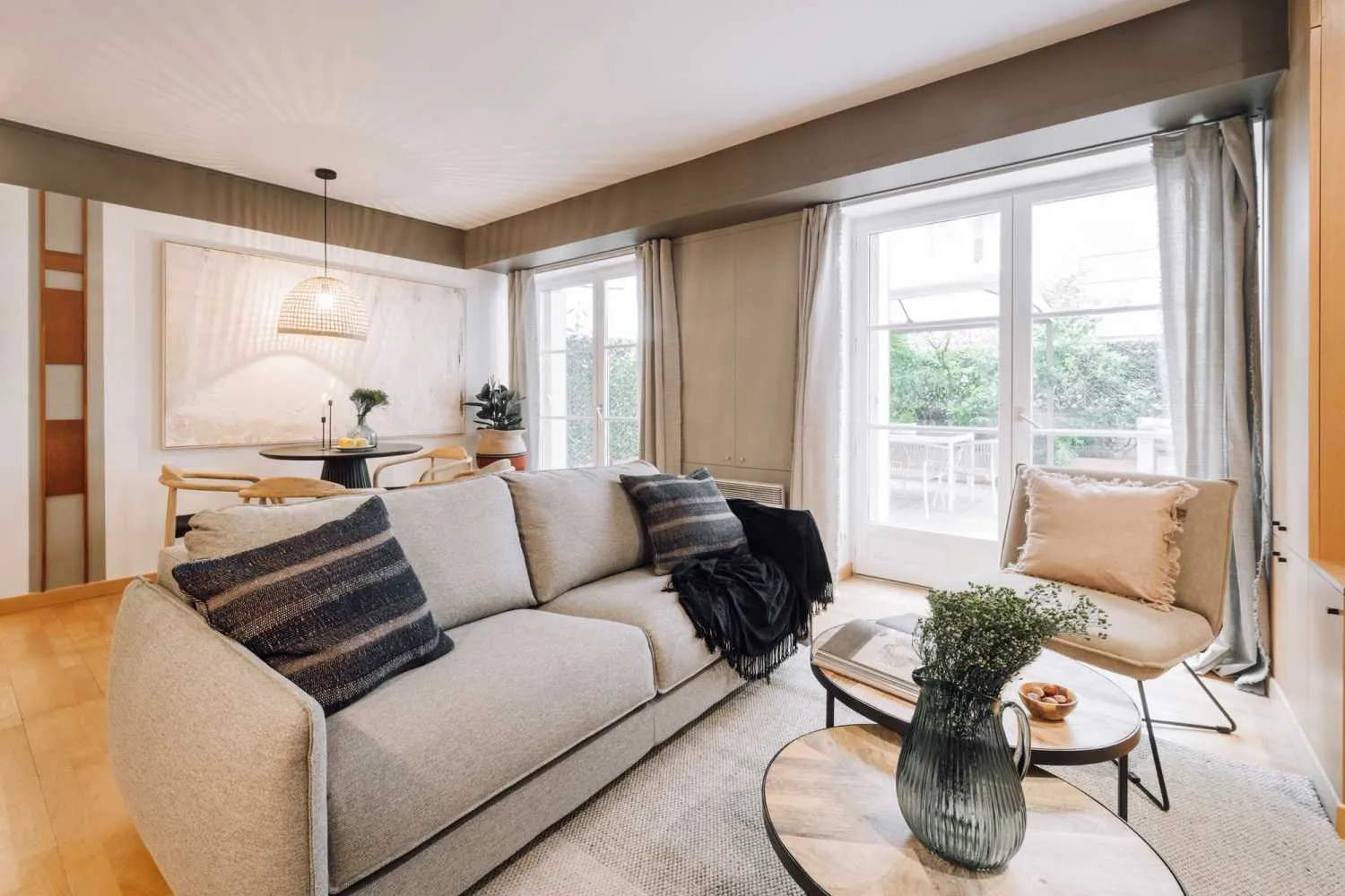 Impressive Paris Flat With Pro Workspace, City Views & High-speed Fiber For Remote Work #5