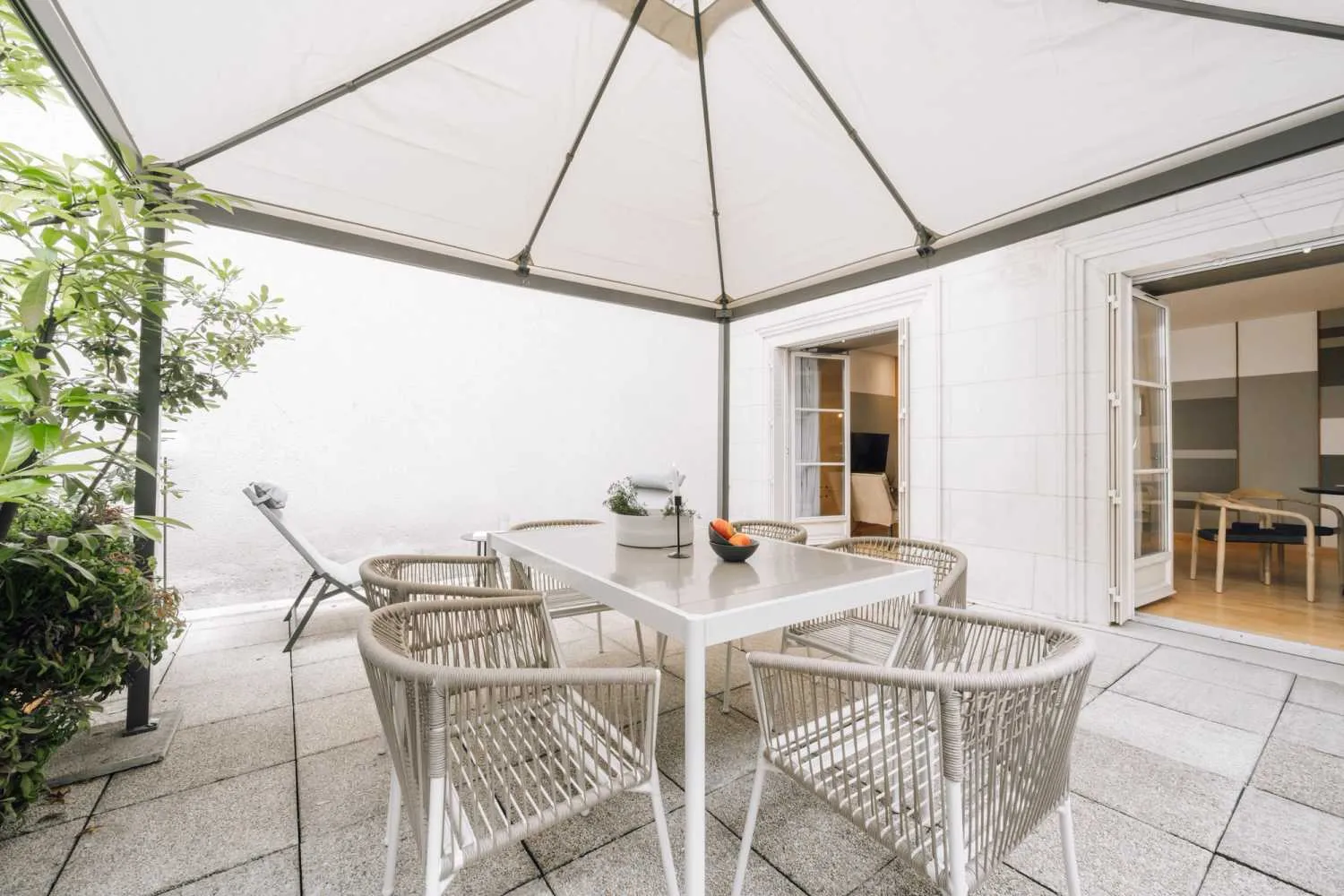 Impressive Paris Flat With Pro Workspace, City Views & High-speed Fiber For Remote Work #2