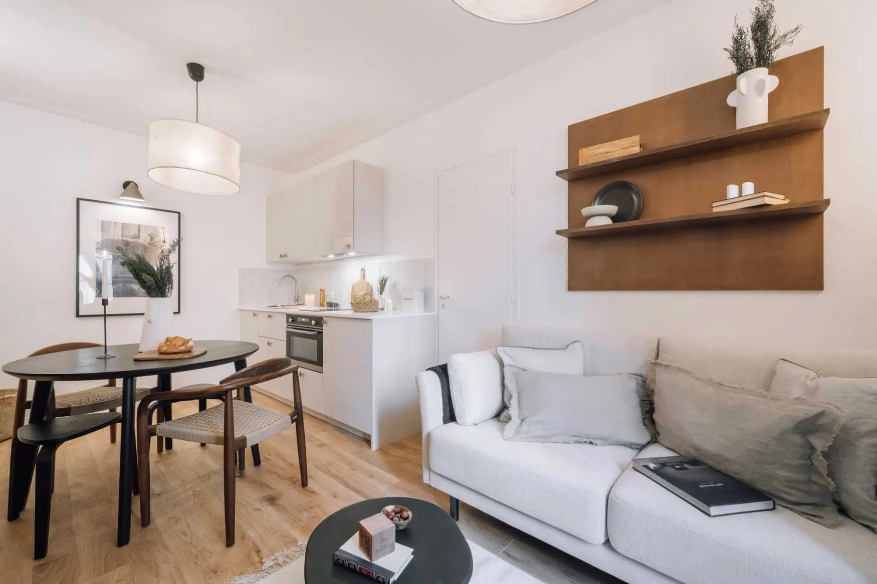 Cozy Paris Flat With Ultra-fast Wifi & Professional Work Setup For Remote Professionals #2