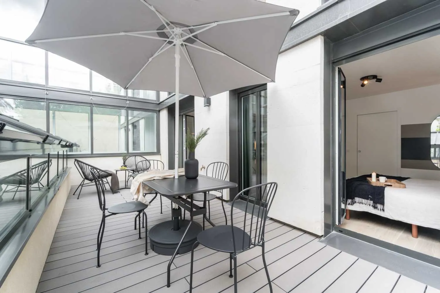 Spacious Paris Flat With Pro Workspace & Gigabit Internet For Digital Nomads #4