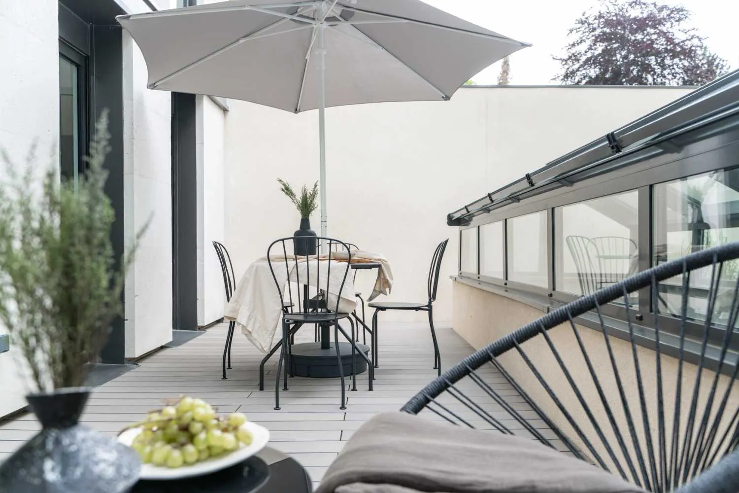 Spacious Paris Flat With Pro Workspace & Gigabit Internet For Digital Nomads #2