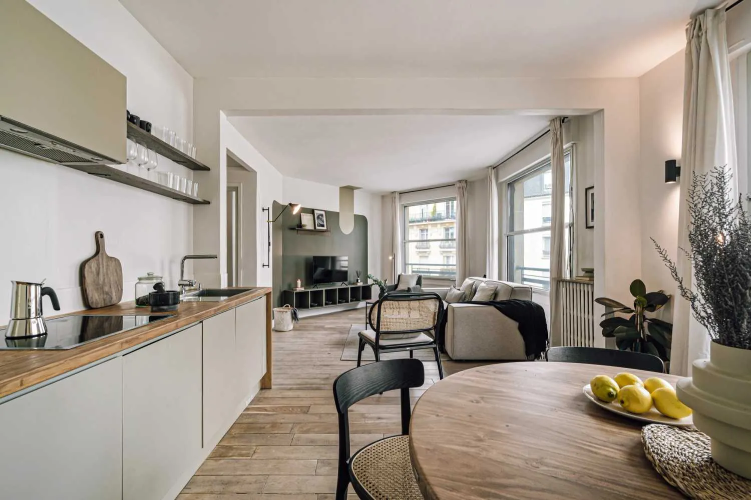 Chic 78m2 Paris Flat With Ultra-fast Wifi, Dual Monitors & Chef's Kitchen For Remote Work #5