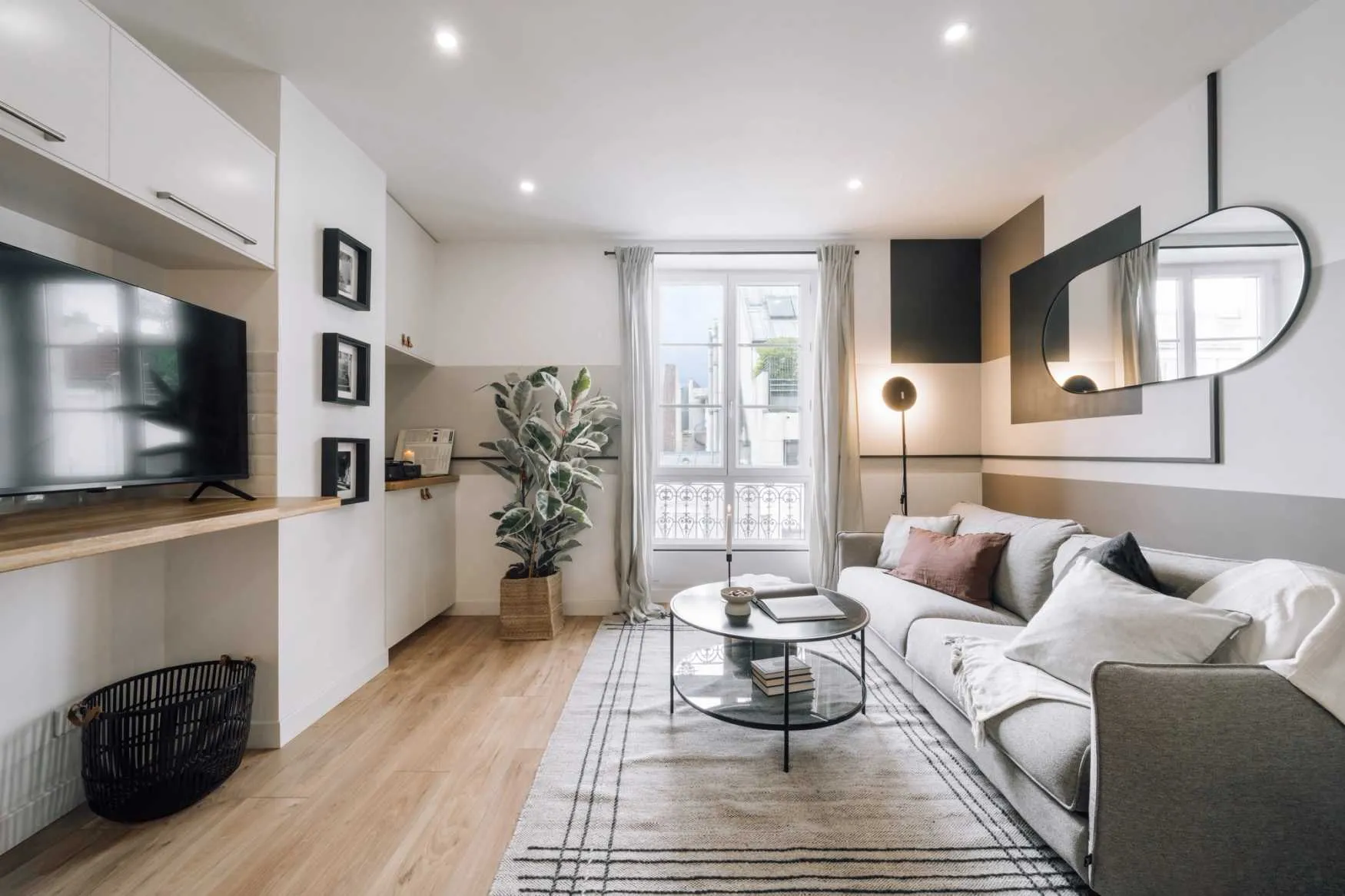 Stylish 46m2 Paris Flat With Ultra-fast Wifi, Pro Monitors & Ergonomic Workstation #4