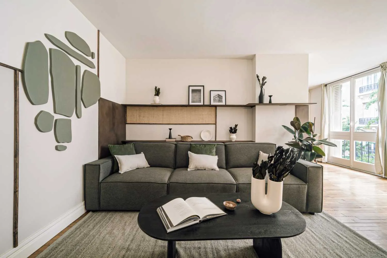 Stylish 95m2 Paris Flat With Premium Workstation & Ultra-fast Wifi For Digital Nomads #2