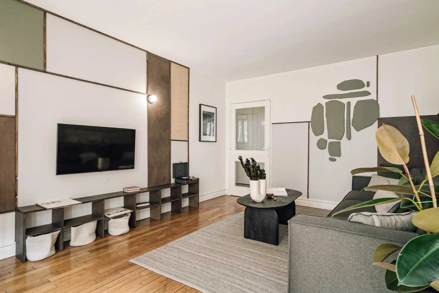 Stylish 95m2 Paris Flat With Premium Workstation & Ultra-fast Wifi For Digital Nomads #3