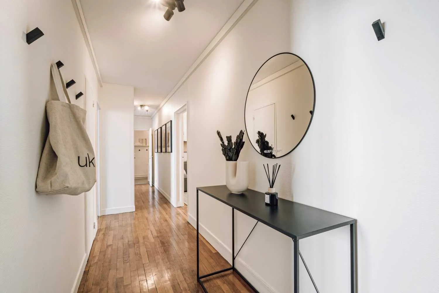 Stylish 95m2 Paris Flat With Premium Workstation & Ultra-fast Wifi For Digital Nomads #5