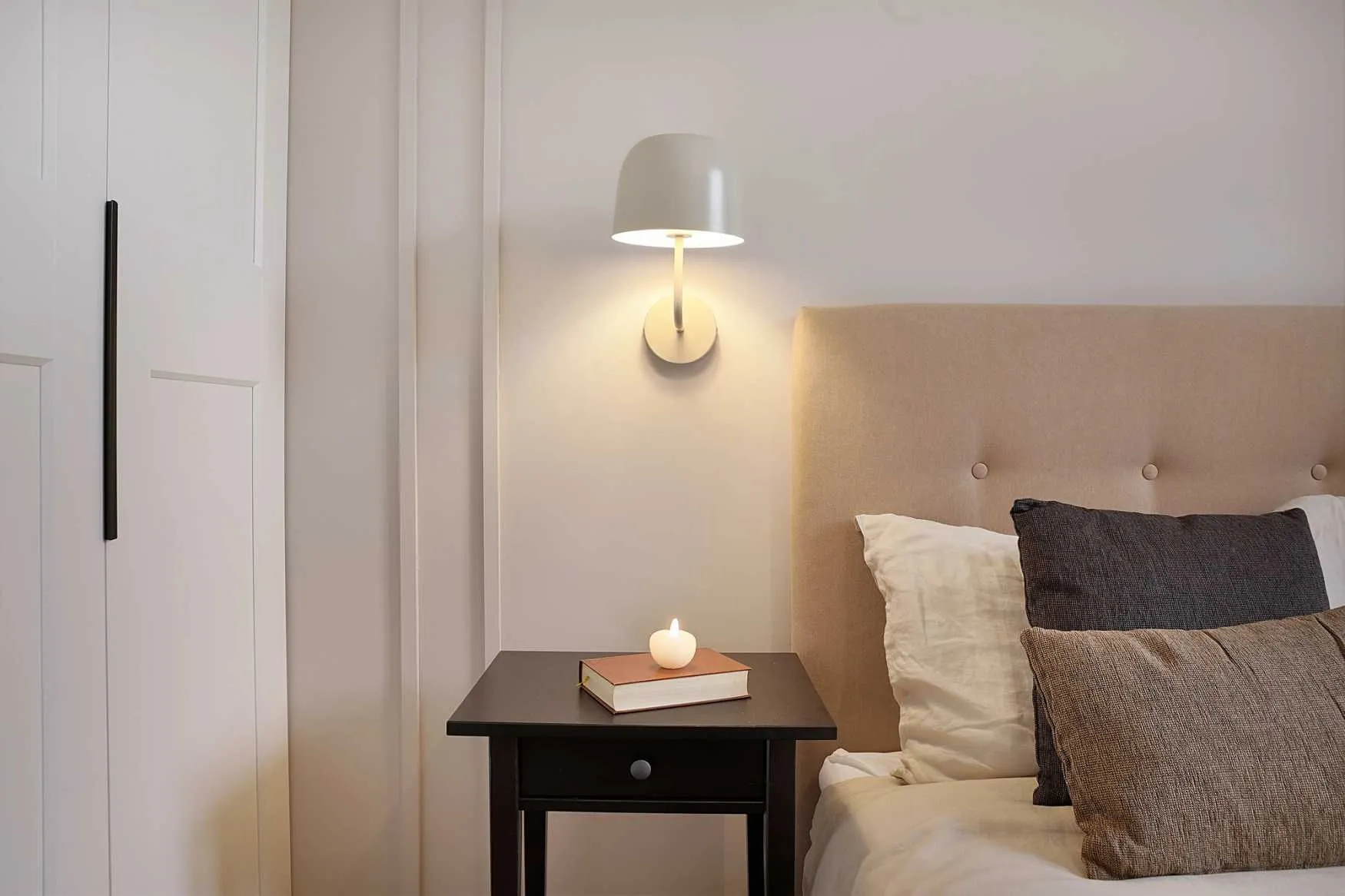 Charming 40m2 Paris Flat With Gigabit Internet, Pro Monitors & Full Kitchen For Digital Nomads #3