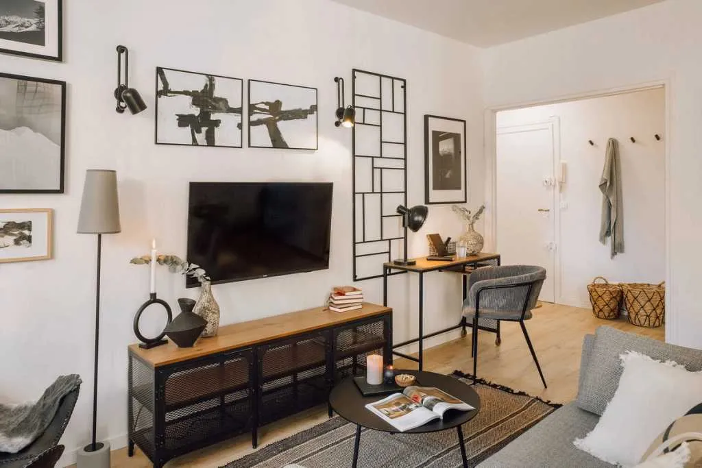 Impressive 52m2 Paris Studio With Gigabit Internet, Dual Monitors, & Outdoor Space #4