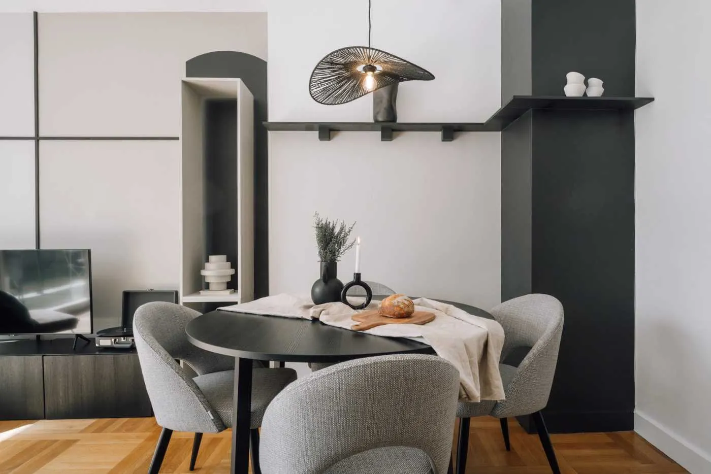 Trendy Paris Flat With High-speed Fiber & Pro Home Office Setup For Remote Work #5