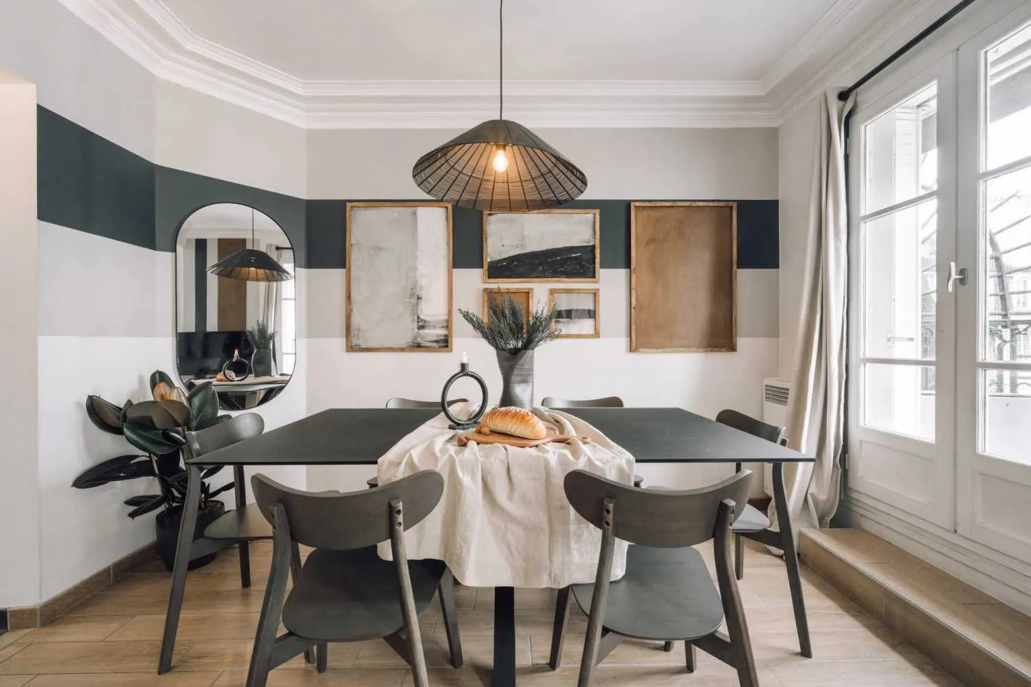 Distinctive Paris Flat With High-speed Fiber, External Displays, And City Views For Remote Work #5