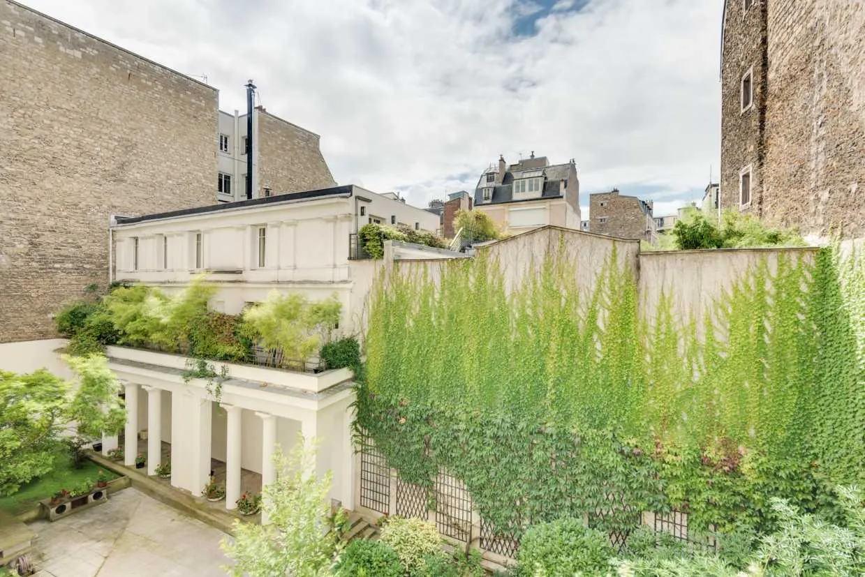 Premium Paris Studio With Gigabit Internet, Dual Displays & City Views For Digital Nomads #5