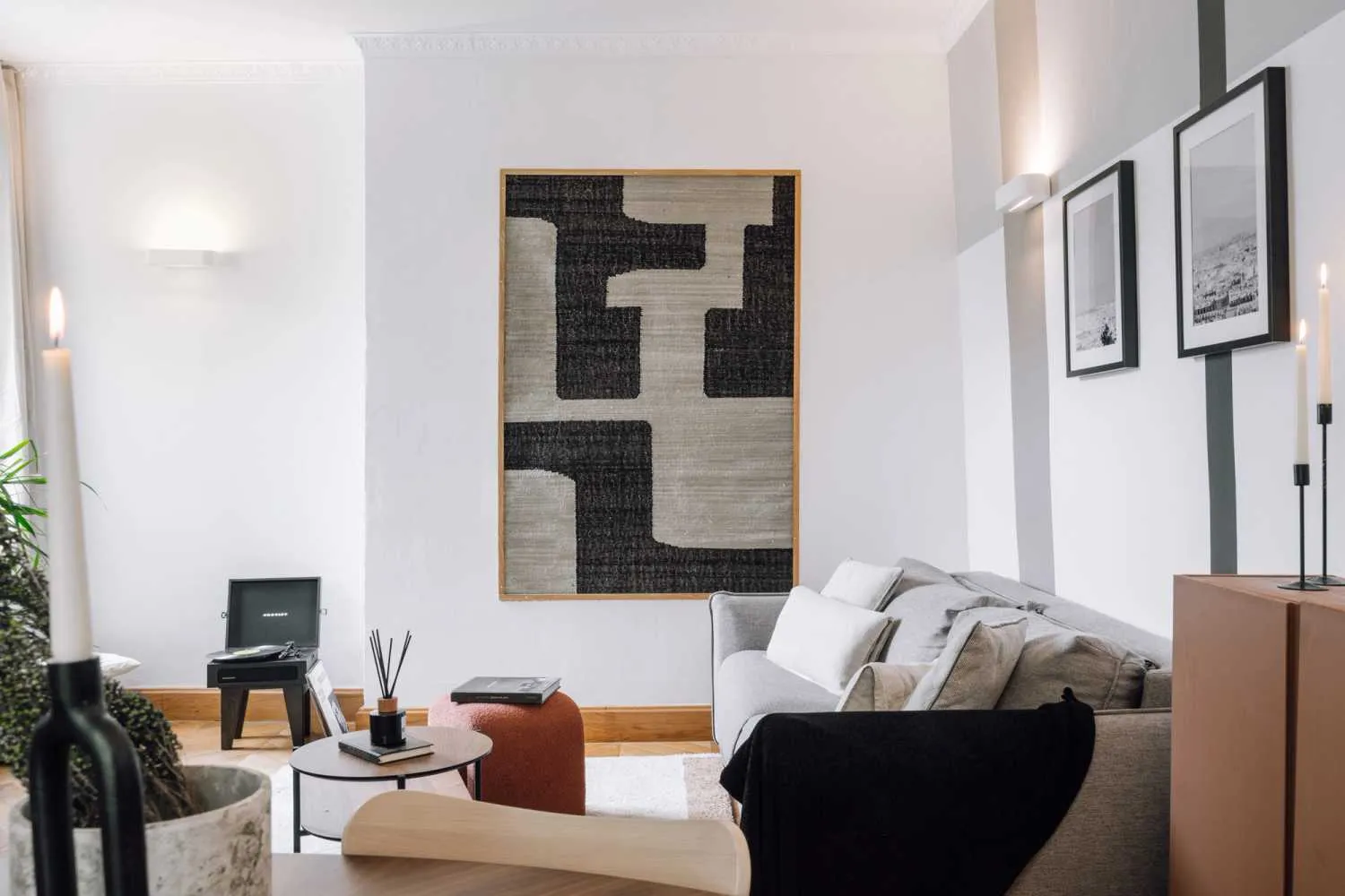 Stylish 49m2 Paris Flat With Ultra-fast Wifi, Dual Monitors & Ergonomic Setup #4
