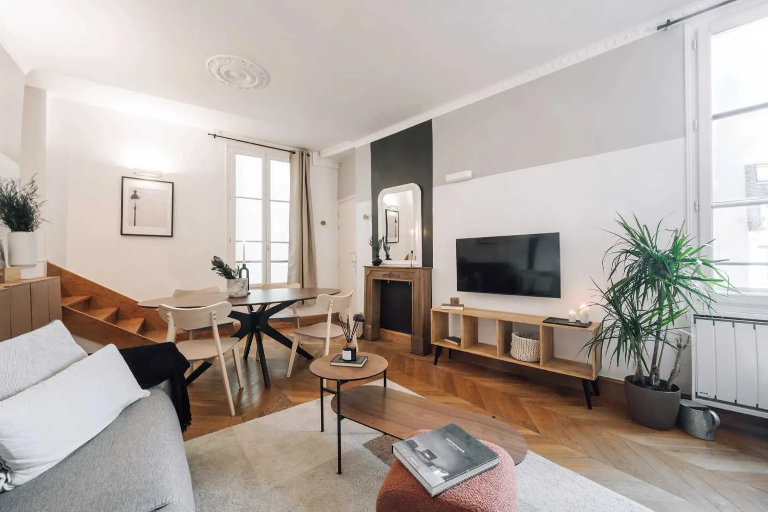 Stylish 49m2 Paris Flat With Ultra-fast Wifi, Dual Monitors & Ergonomic Setup #3