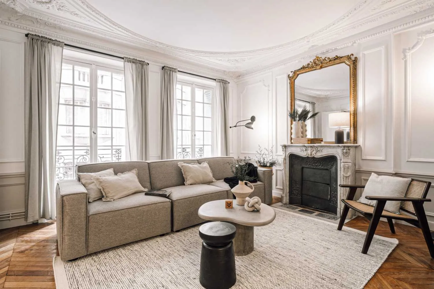 Modern Paris Flat With Pro Workstation & Fiber Internet For Digital Nomads #2