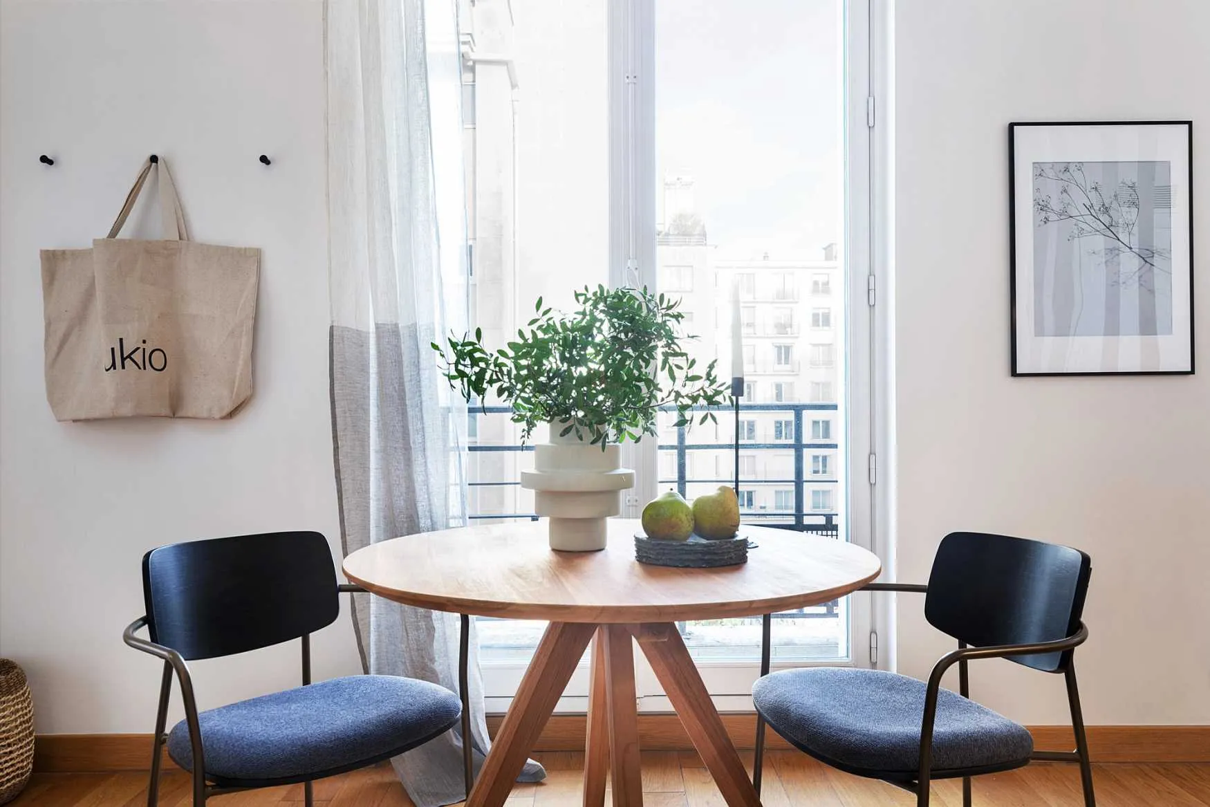 Modern Paris Studio With Pro Workspace & Gigabit Internet For Digital Nomads #2