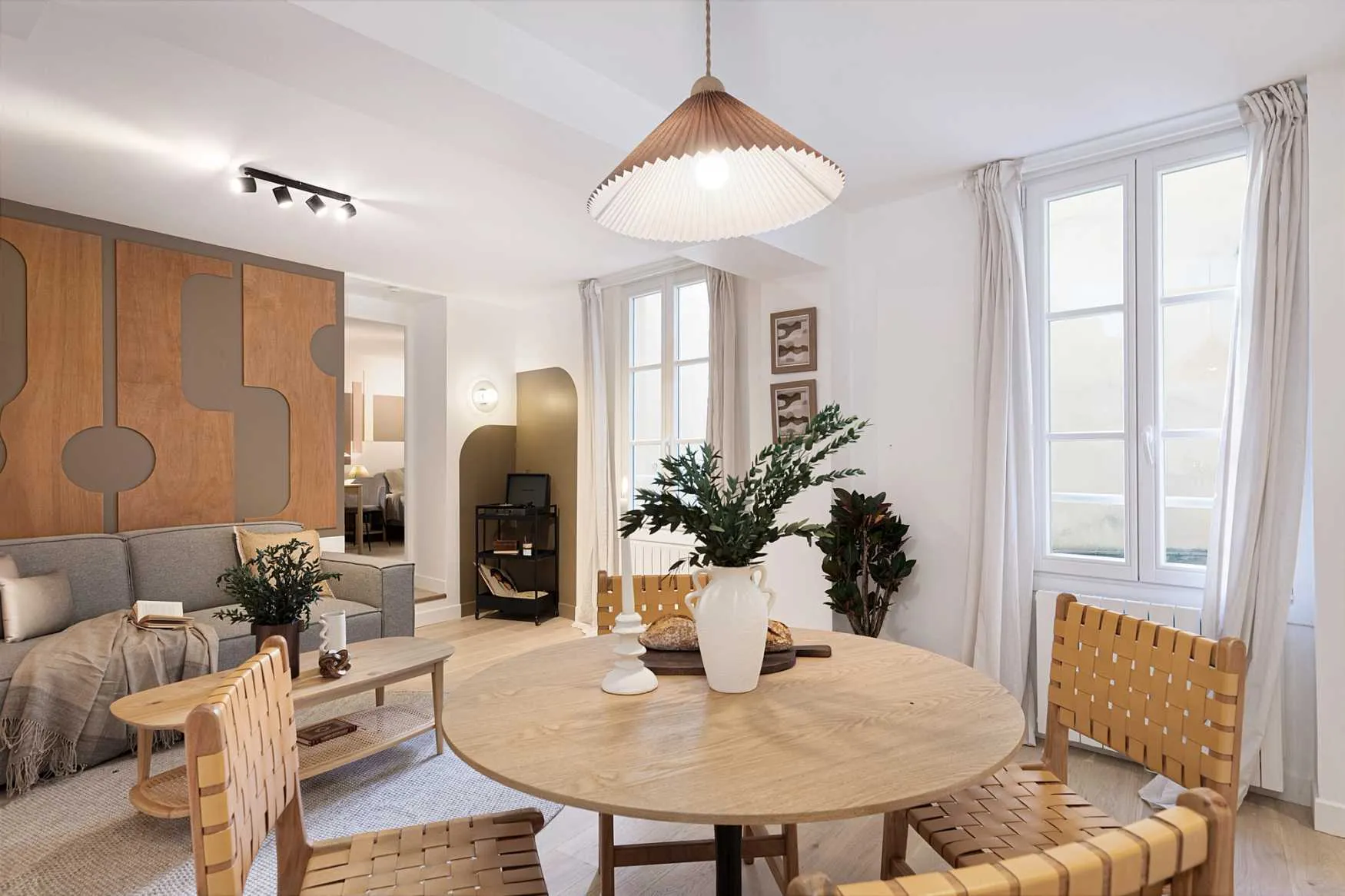 Designer Paris Flat With Ultra-fast Wifi & Studio-ready Workspace In The City Center #3