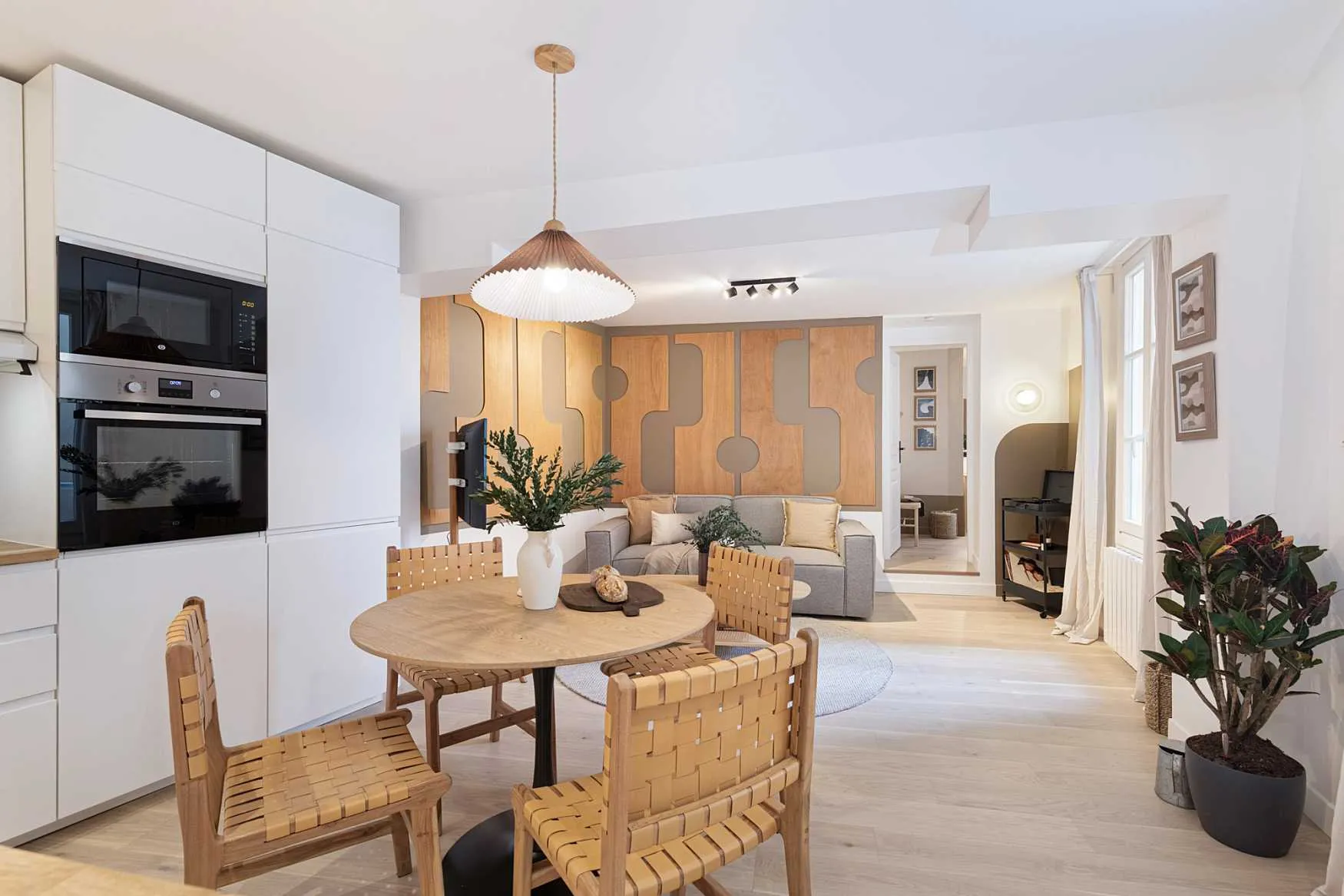 Designer Paris Flat With Ultra-fast Wifi & Studio-ready Workspace In The City Center #2
