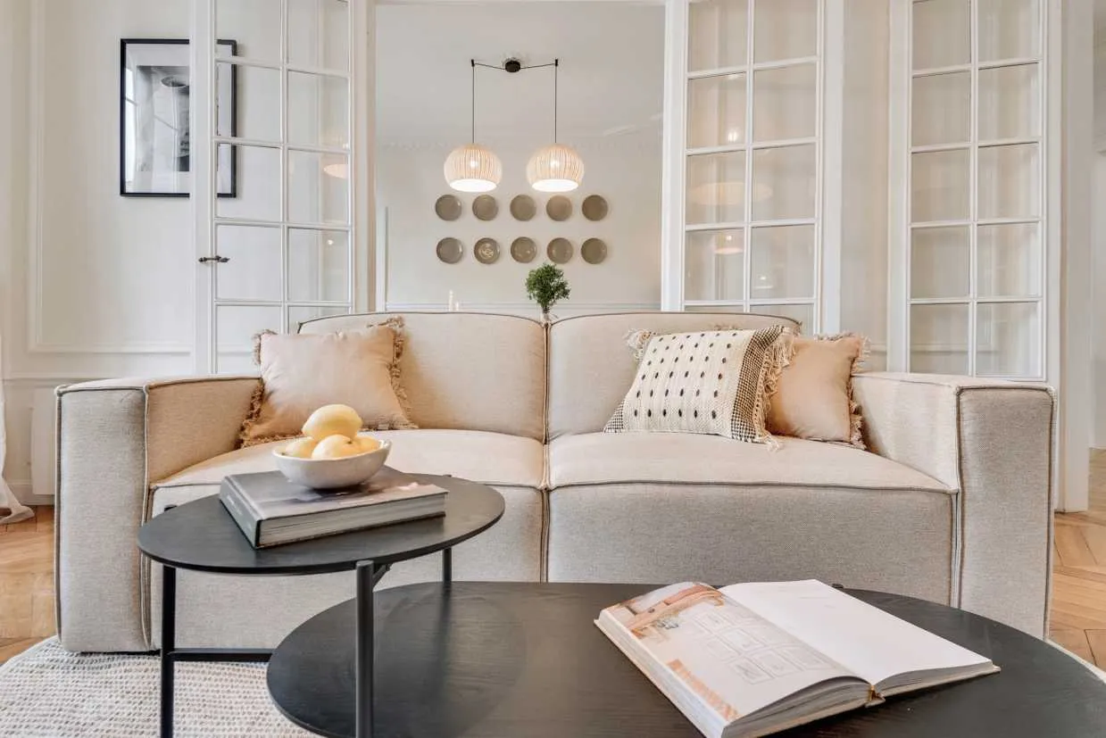 Modern Paris Flat With Pro Workstation & High-speed Fiber For Remote Productivity #3