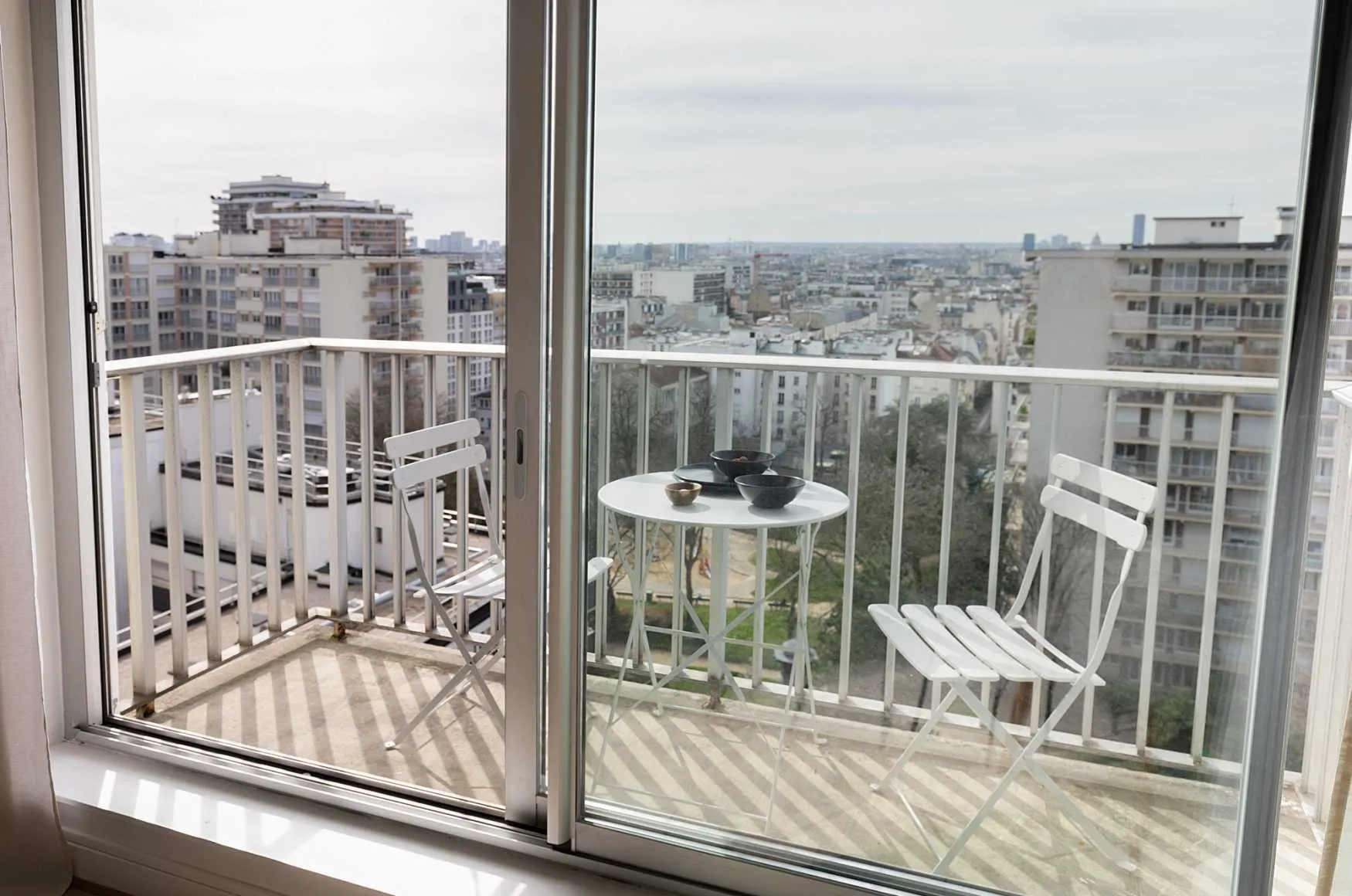 Chic Paris Flat With High-speed Fiber, Pro Workspace & Private Balcony For Remote Work #4