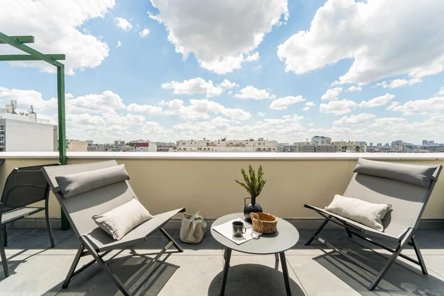 Spacious Paris Flat With Pro Workstation, Hd Video & Chef's Kitchen For Remote Professionals #3