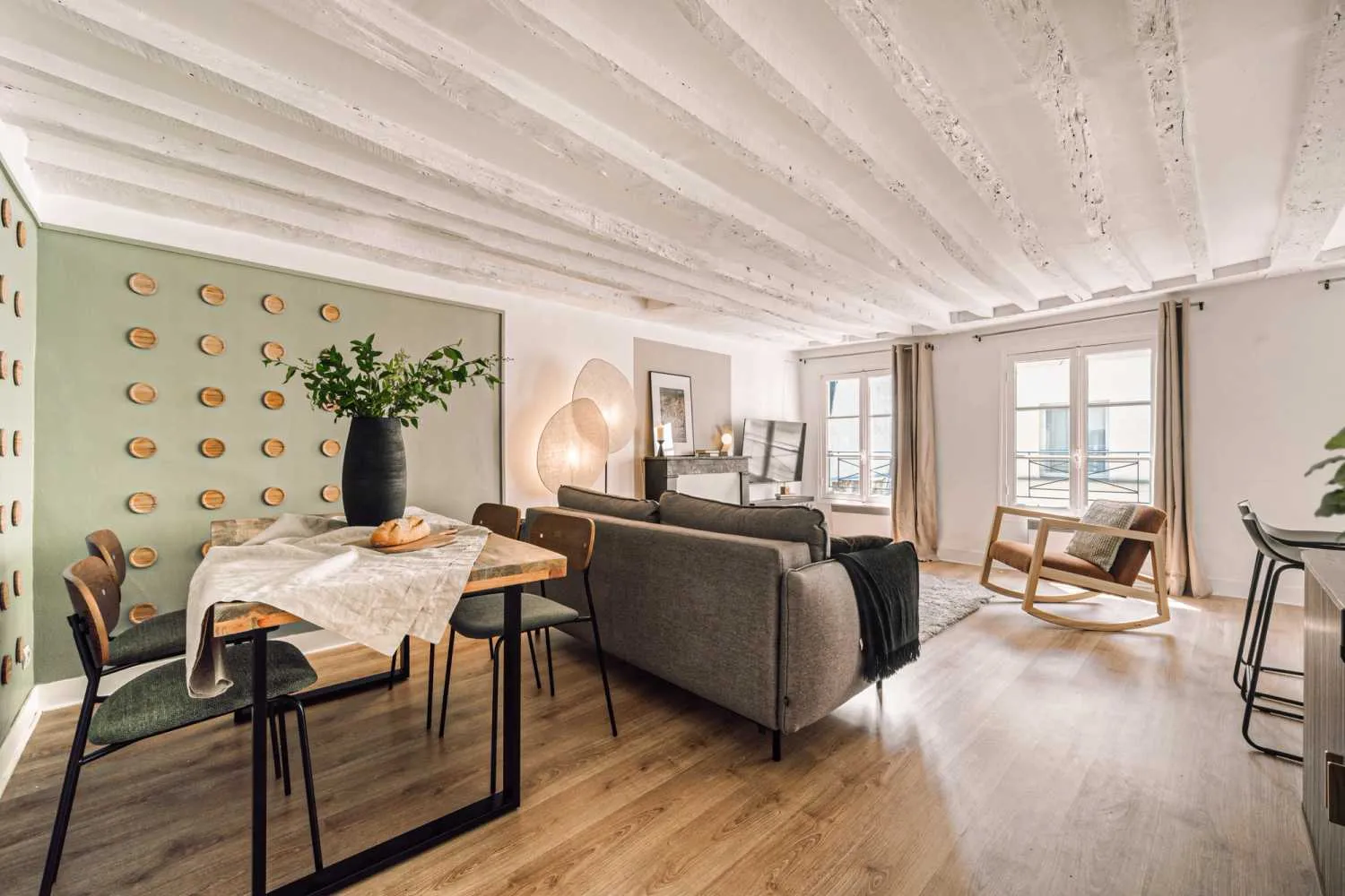 Modern Paris Flat With Ultra-fast Wifi & Pro Home Office For Remote Work