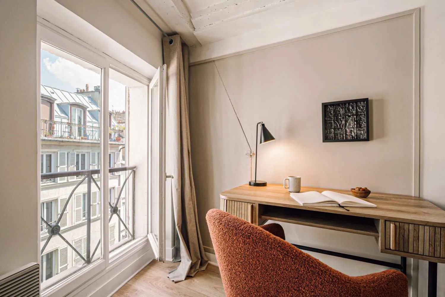 Modern Paris Flat With Ultra-fast Wifi & Pro Home Office For Remote Work #3