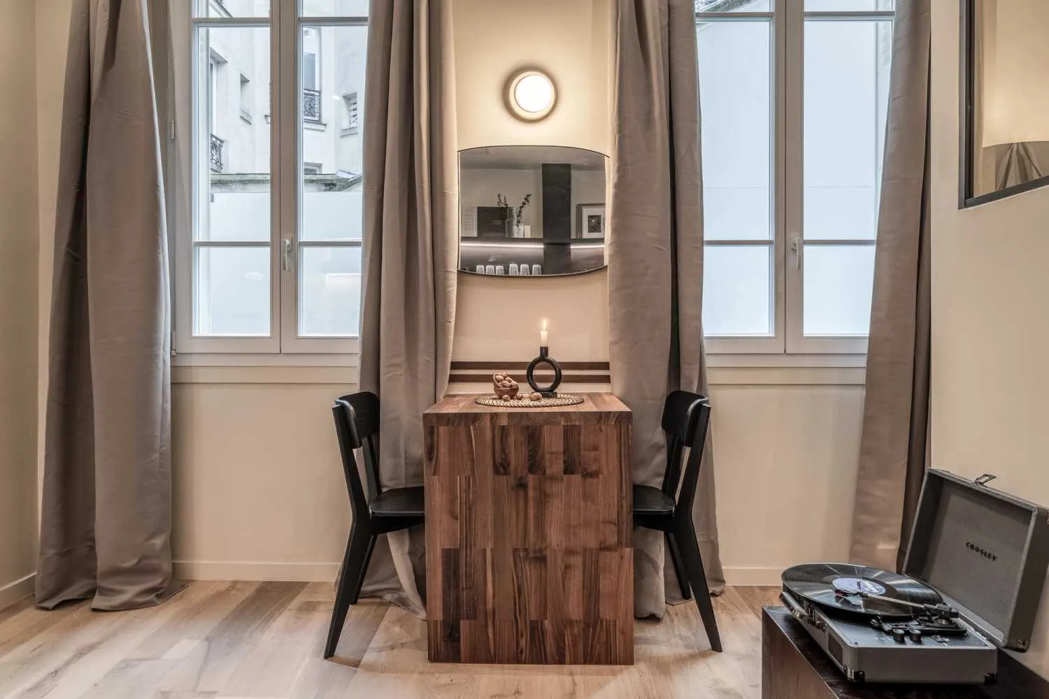 Upscale 33m2 Parisian Studio With Gigabit Internet & Pro Streaming Setup For Digital Nomads #2