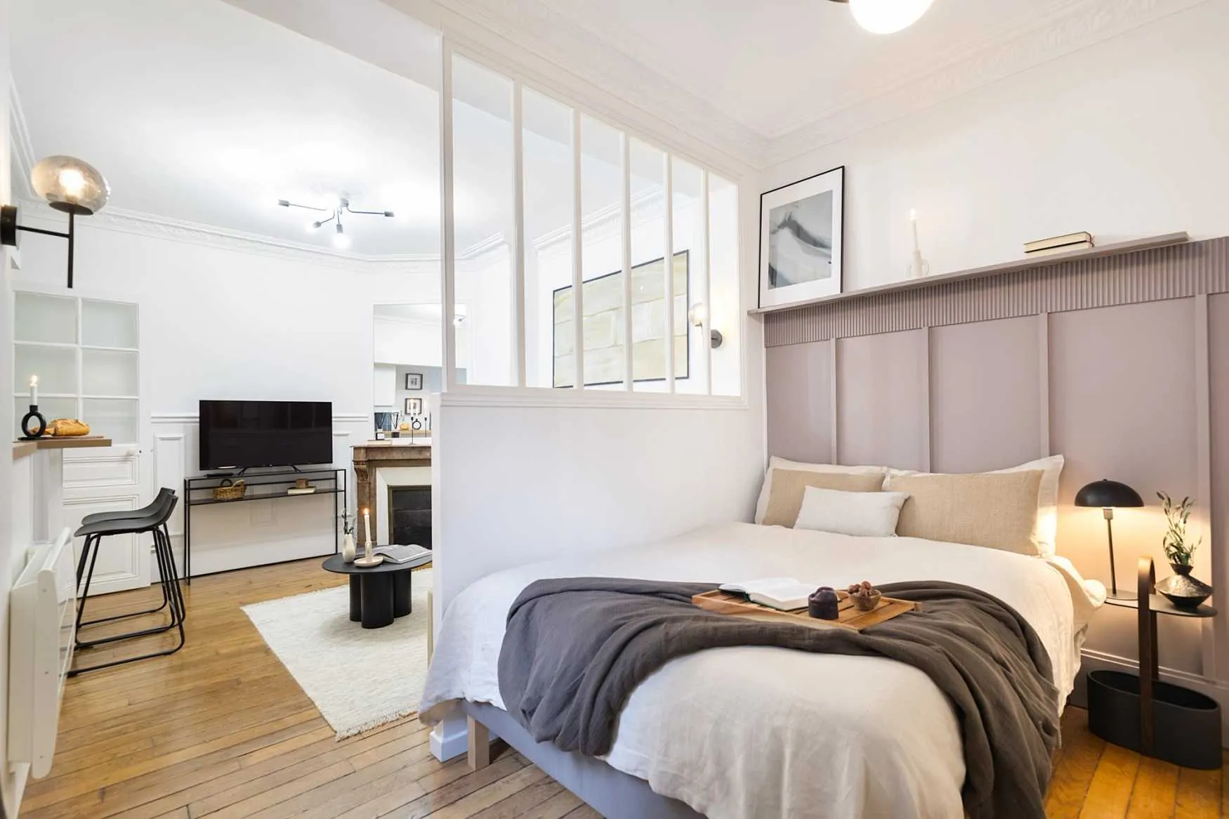 Elegant 35m2 Paris Flat With High-speed Fiber And Professional Remote Work Setup