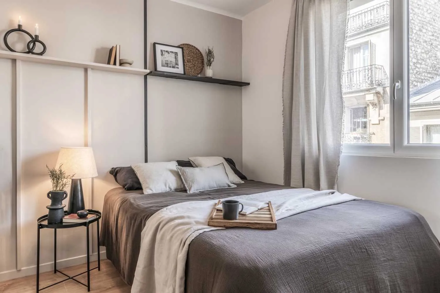 Chic 30m2 Paris Studio With Ultra-fast Wifi, Pro Monitors & Ergonomic Setup For Remote Work #2