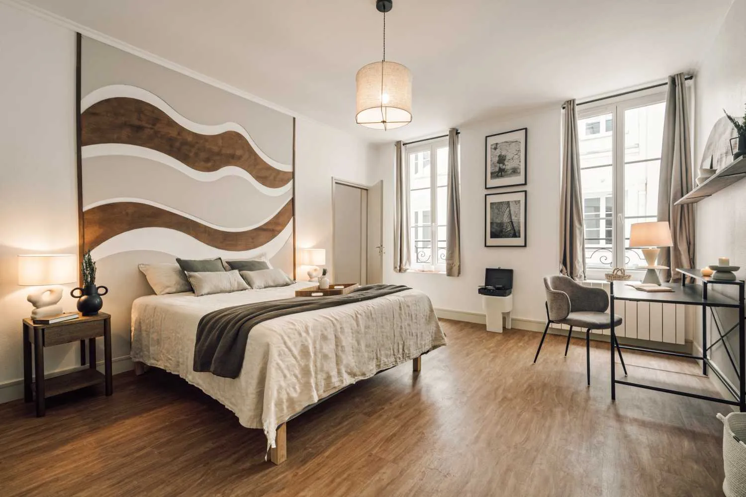 Contemporary Paris Flat With Pro Workspace & Modern Kitchen For Digital Nomads #4