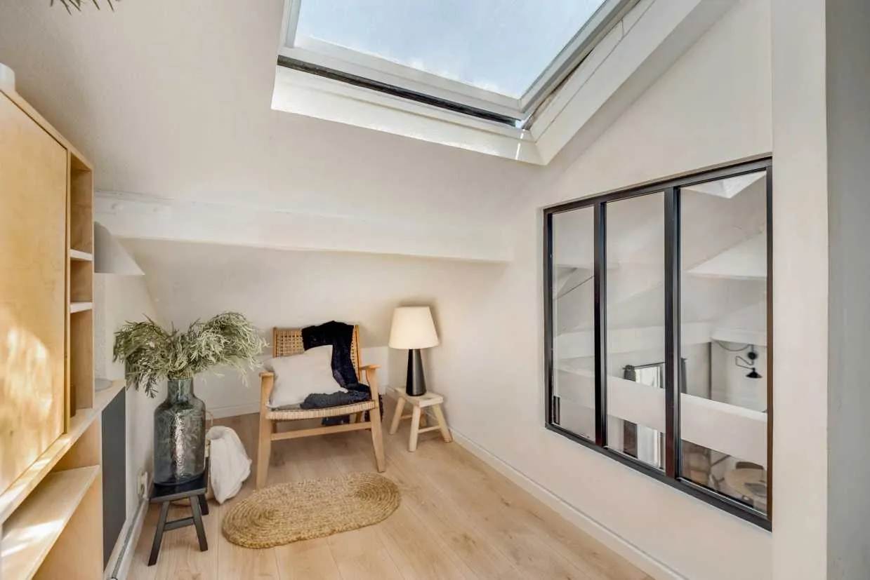 Stylish 54m2 Paris Flat With Professional Home Office Setup And Chef's Kitchen #3