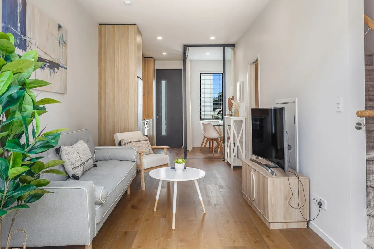 Stylish Intimate 2br Flat In Grey Lynn - Dedicated Desk, Fast Wi-fi & Private Patio #2