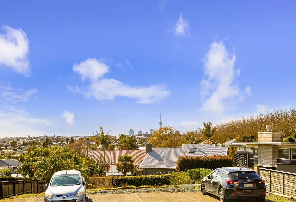 Chic 3br Grey Lynn Flat With Dedicated Home-office & Efficient Layout, Auckland #2