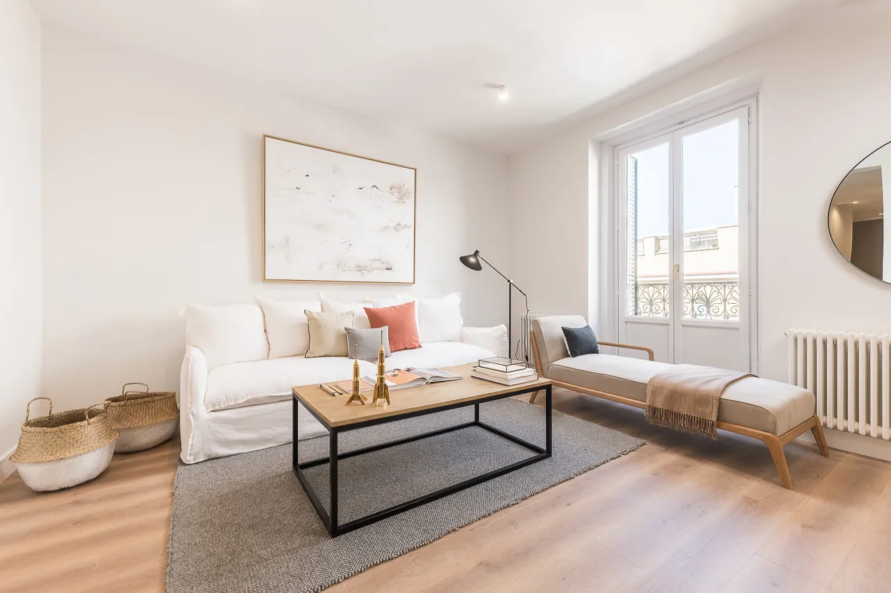 Upscale Madrid Penthouse With Expansive Workspaces And Panoramic City Views #2