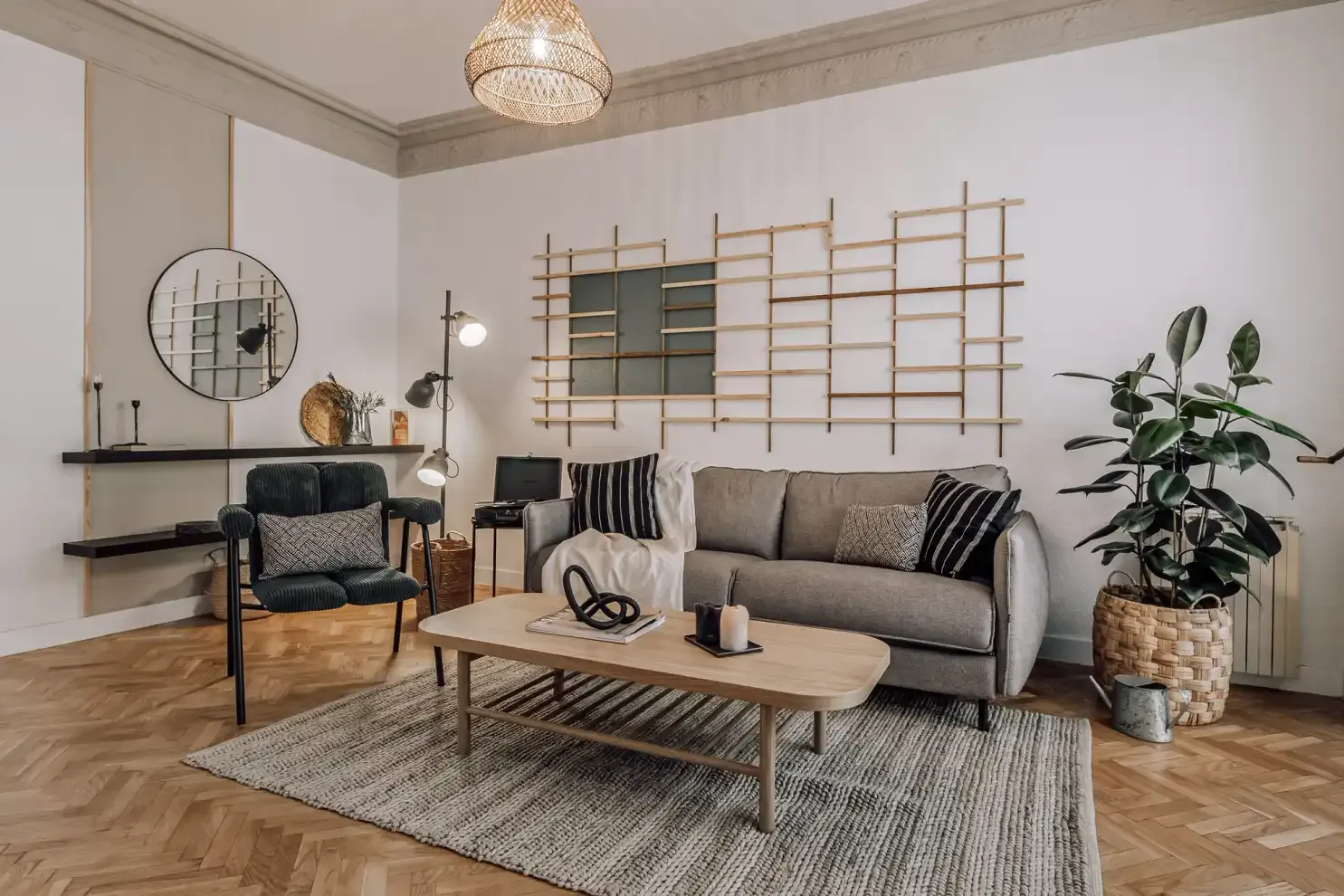 Spacious Madrid Flat With Dedicated Home Office For Remote Work And Productivity