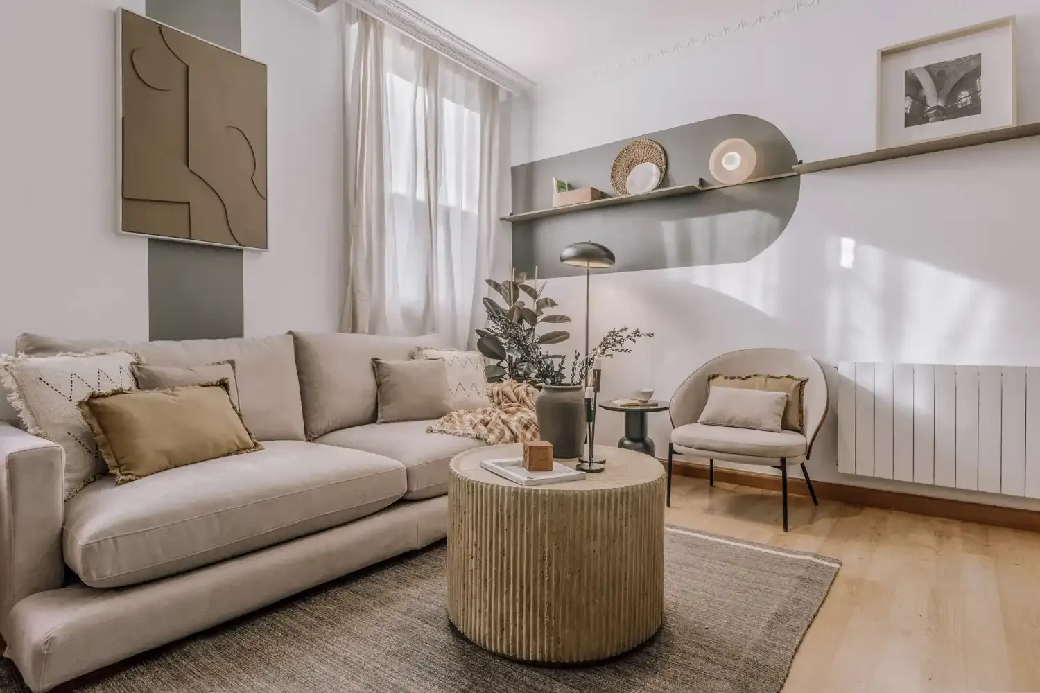 Upscale Madrid Flat With Bright Home Office And Flexible Workspace In Central Area #3