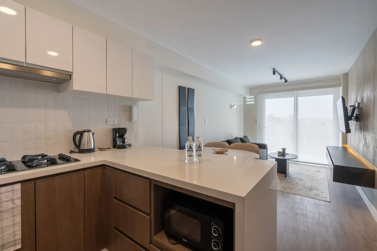 1BR w/ Iconic Rooftop & Panoramic Views #3