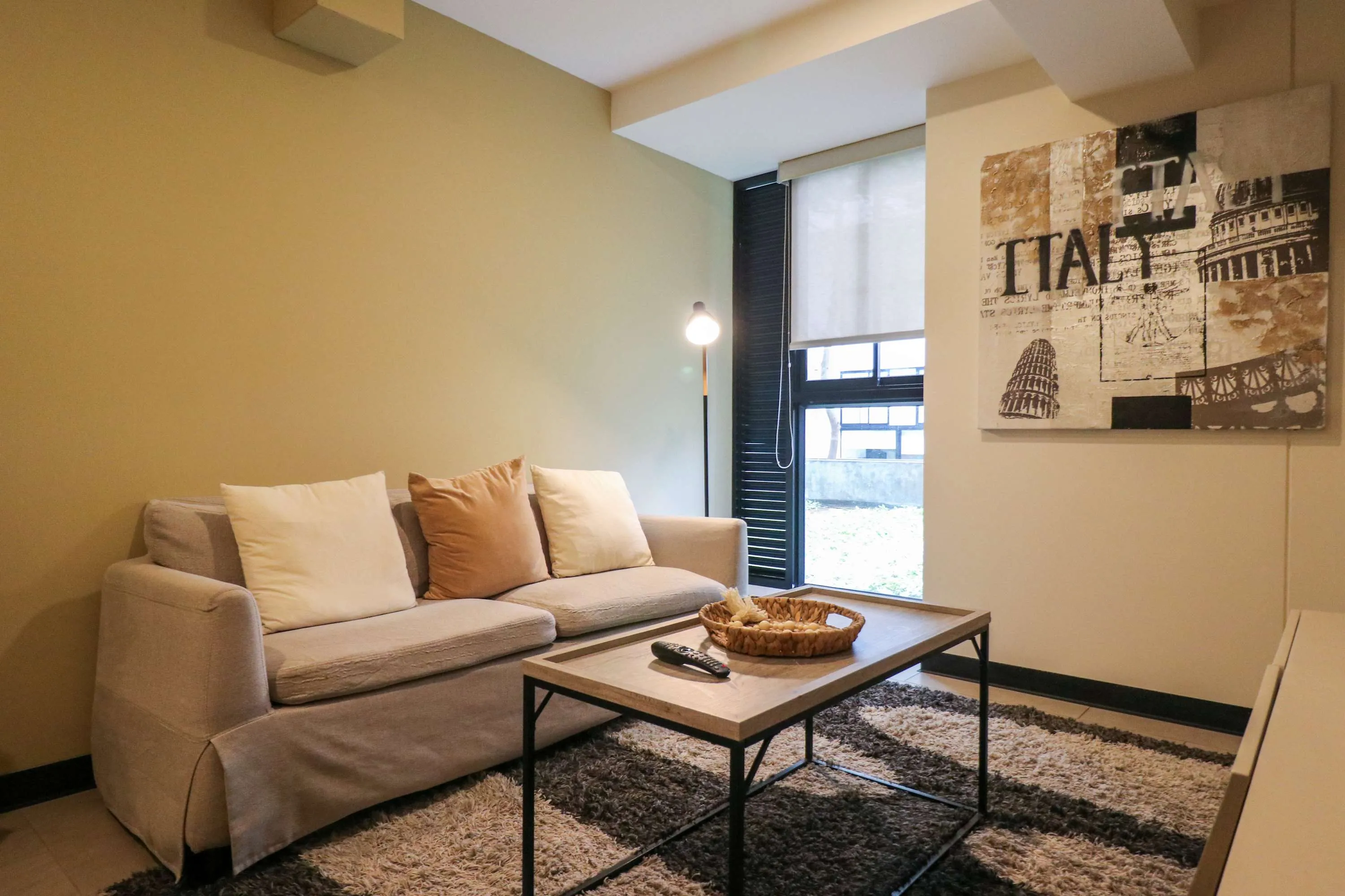 Artsy 1BR w/Balcony near Financial District