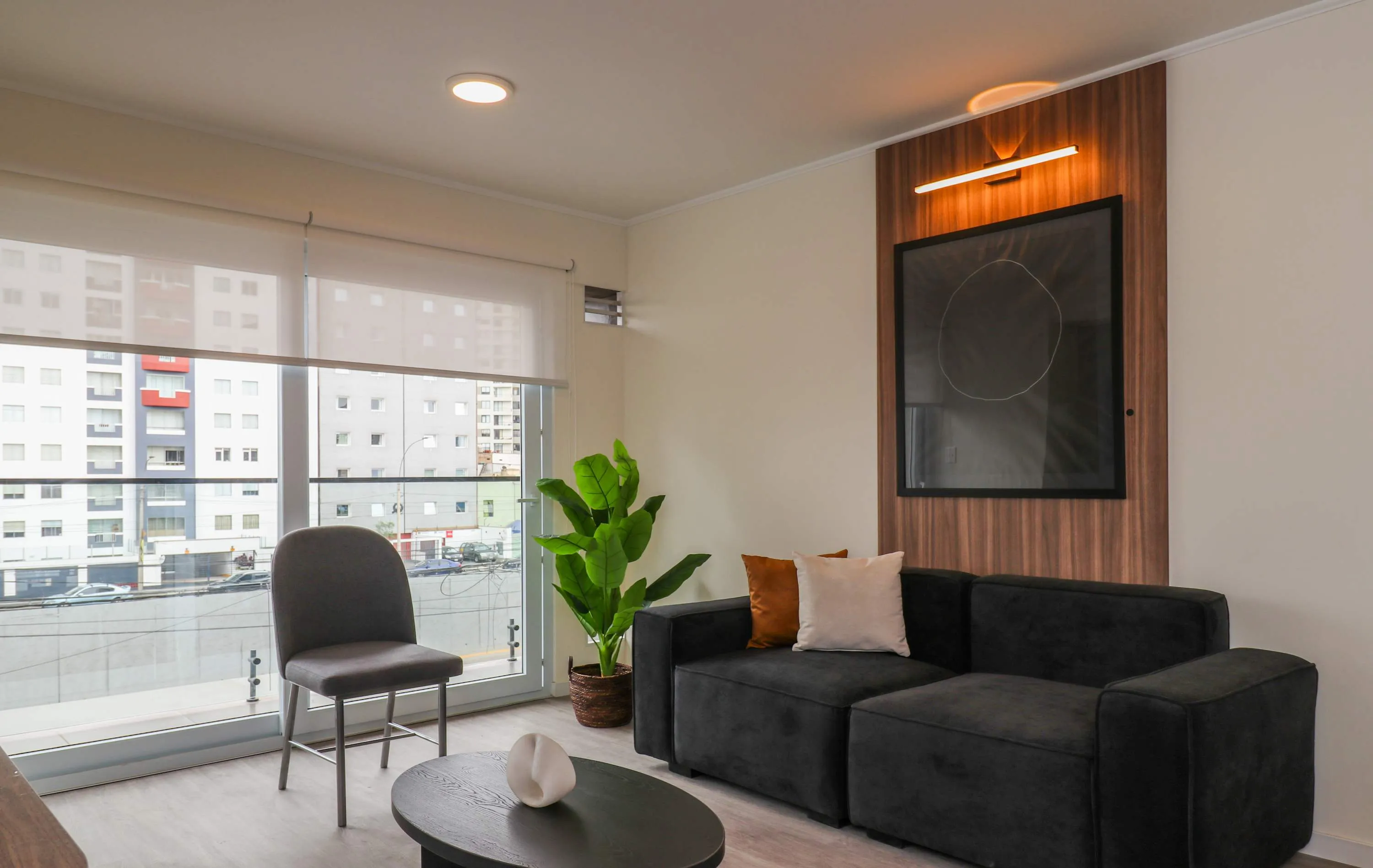 Bright & Trendy 1BR w/Balcony in Miraflores